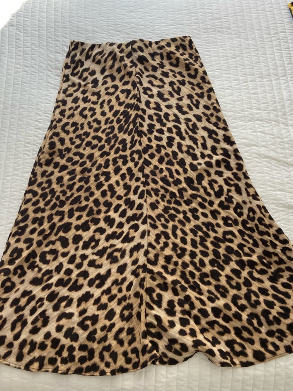 H&M Leopard Print Midi Skirt- Size M
